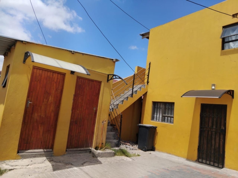 5 Bedroom Property for Sale in Fairdale Western Cape